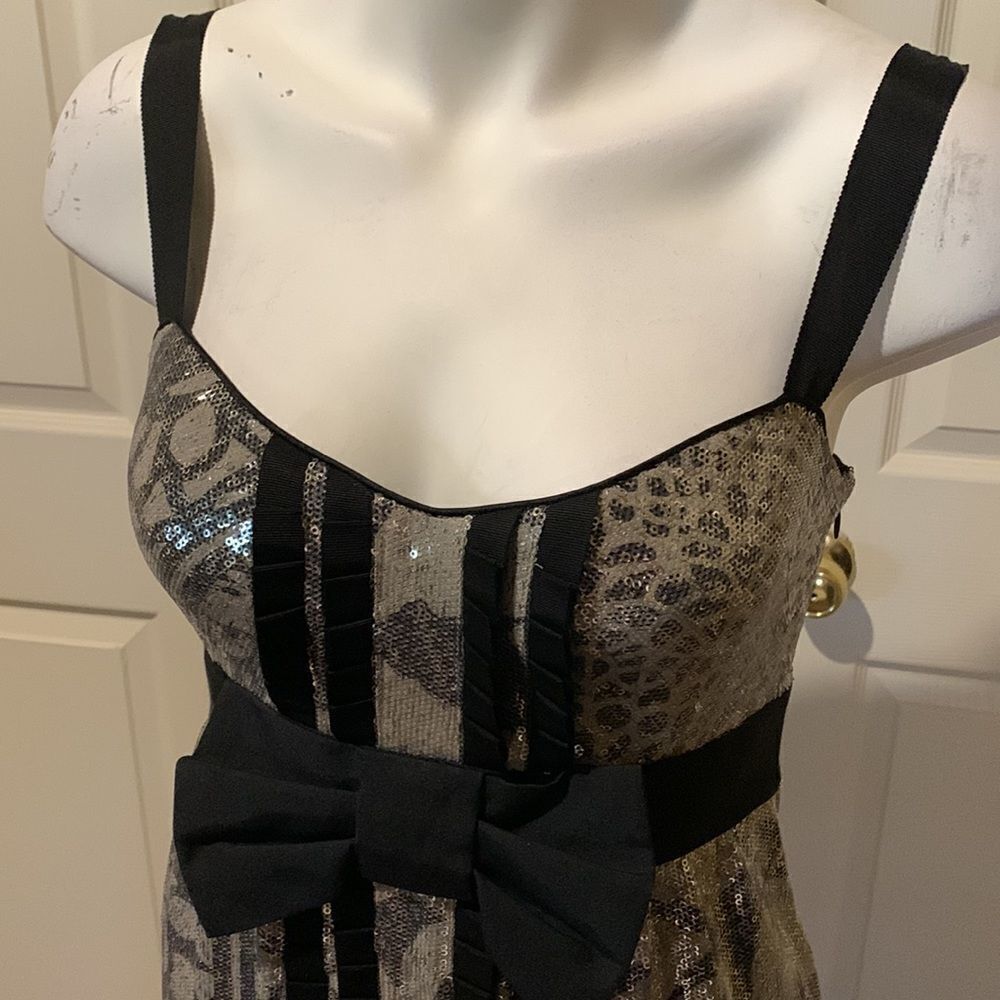 Diane Von Furstenberg sequin silk blend lined dress. 4 - Picture 3 of 16